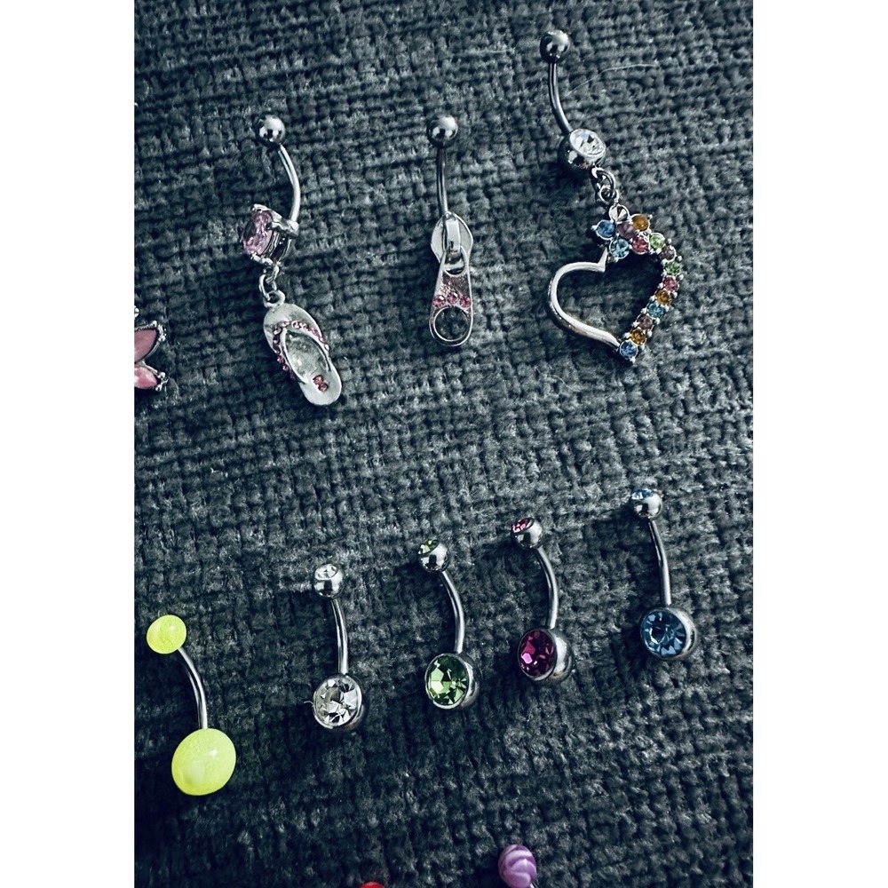 Nostalgia Y2K Belly Button Rings Lot 20+ Dangle Rhinestone Acrylic 2000s Clean - Picture 3 of 8